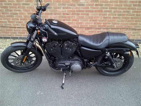 Sportster iron 883 looks & styling. 2010 HARLEY-DAVIDSON SPORTSTER XL 883 N IRON DENIM BLACK