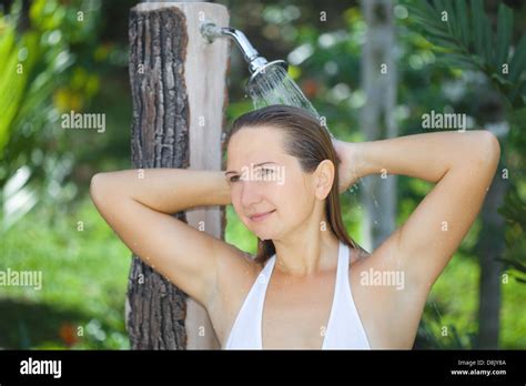 Outdoor Shower Rope Hi Res Stock Photography And Images Alamy