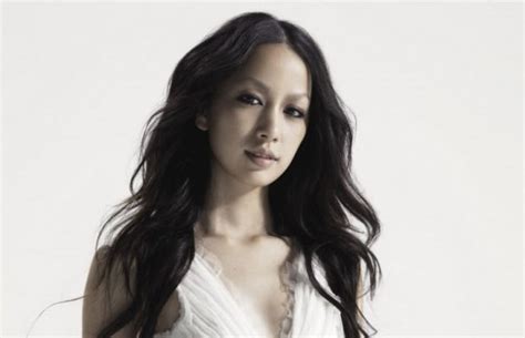 These are the top 10 most beautiful female singers. Top 10 Most Beautiful Japanese Female Singers In The World