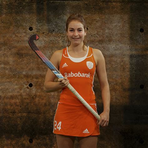 Dutch field hockey player for the national team and hockeyclub amsterdam. Eva de Goede - Hockey.nl