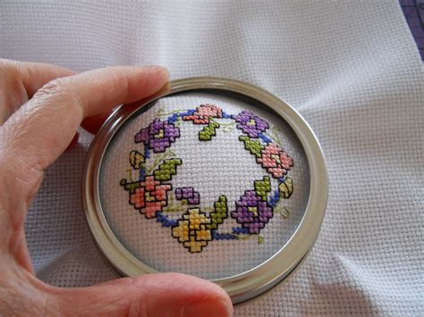 Everyone has mason jars around the house. - Tangled Threads -: Jar topper