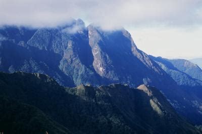 This region is crossed by the equator of the earth which makes southeast asia is rich in tropical rain forests. Mount Kinabalu is NOT the highest mountain in South East ...