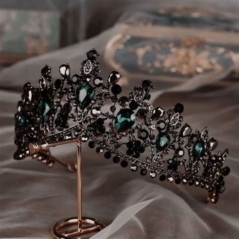 Pin By Justynan On Waaaaa Headpiece Jewelry Fantasy Jewelry Crown Aesthetic