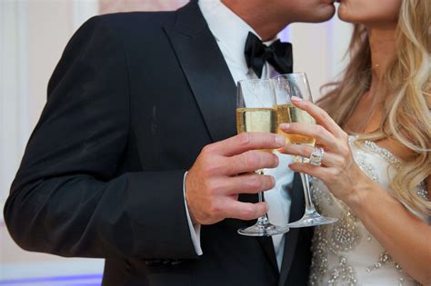 What To Say During The Newlywed Toast At The Reception Wedding Speech Wedding Toasts Best