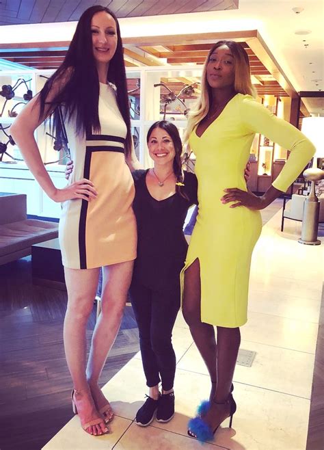 Marisa And Tall Friends By Zaratustraelsabio On Deviantart Tall Women Tall Girl Women
