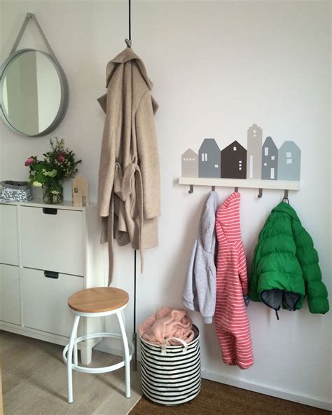 Diy birkenstamm garderobe ikea garderoben ideen garderobe selber bauen einrichtungsideen fur kleine raume from i.pinimg.com. Unsere Kundin Nina W. hat aus dem Limmaland Lille Hus ...