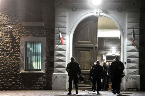 Onze détenus se rebellent à la maison d arrêt du Bordiot Bourges 18000