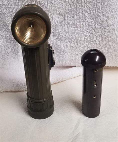 Flashlights Wwii Bmg Tl 122 D And Up Collectors Weekly