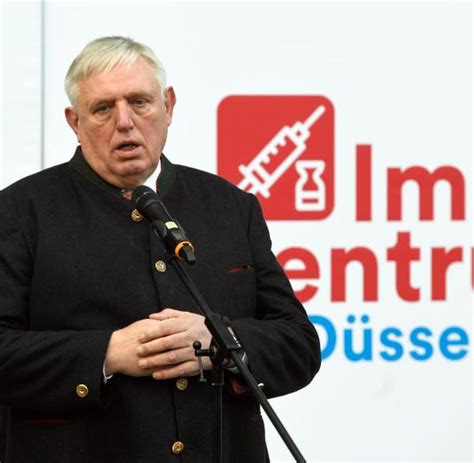 Das land organisiert den gesamtprozess des impfens einschließlich der logistik für die impfstoffe im land und die bereitstellung des impfzubehörs (spritzen, kanülen). Impfung «großes Weihnachtsgeschenk an die Bevölkerung» - WELT