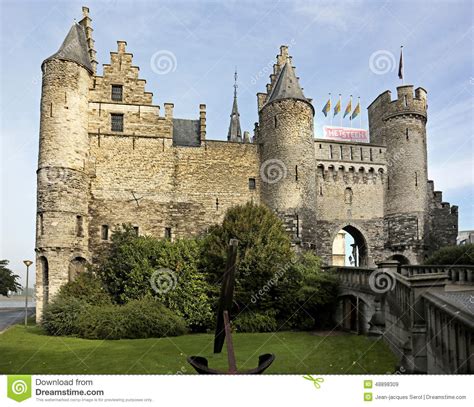 Museu em antuérpia, bélgica (pt); The Steen, Antwerp, Flanders Region, Belgium. Stock Image - Image of century, city: 48898309