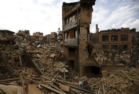 Перевод слова earthquake, американское и британское произношение, транскрипция, словосочетания, примеры использования. Nepal Earthquake Death Toll Reaches 6,204; Red Cross Says ...