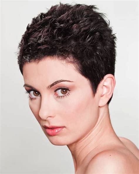 Stylish short haircut for curly hair. Curly Pixie Haircuts 2021 Update : Pixie Short Hairstyle ...