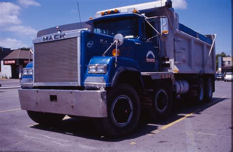 File1987 Mack Dump Truck In Montreal Canada Wikipedia