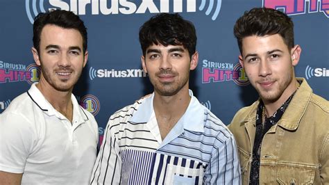 survey reveals which jonas brother is actually the most popular