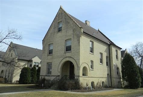 Check Out This Historic Lieutenants Mansion For Sale At Fort Sheridan