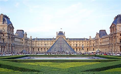France’s Louvre Museum Rejects Hilarious Sculpture That Looks Like Two Buildings Having Sex