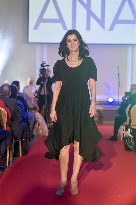 Na dużym ekranie debiutowała rolą natalii, dziewczyny moksa (jacek chmielnik) w komedii kryminalnej juliusza machulskiego „vabank. Tak dziś wygląda Elżbieta Zającówna. Pamiętacie ją ...
