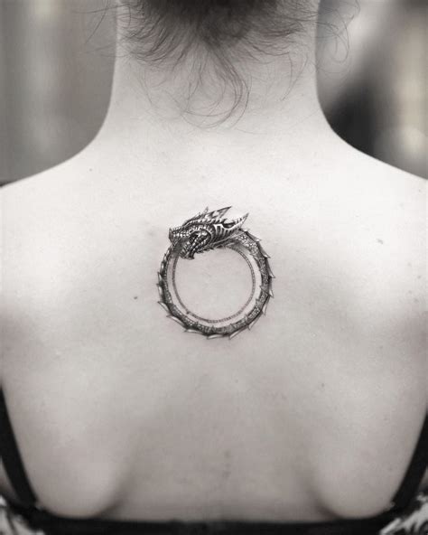 Tatuagem Ouroboros 77 Inspirações Para Uma Tattoo Cheia De Significado