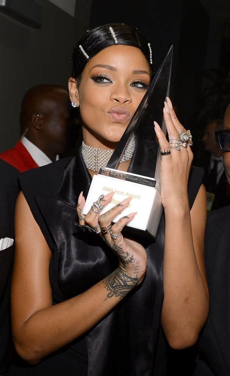Rihprint On Twitter At The 2013 American Music Awards Amas Ceremony