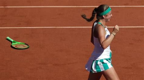 Jelena ostapenko french open 2017: Roland Garros 2017 | Ostapenko seals historic French Open title with Halep victory - AS.com