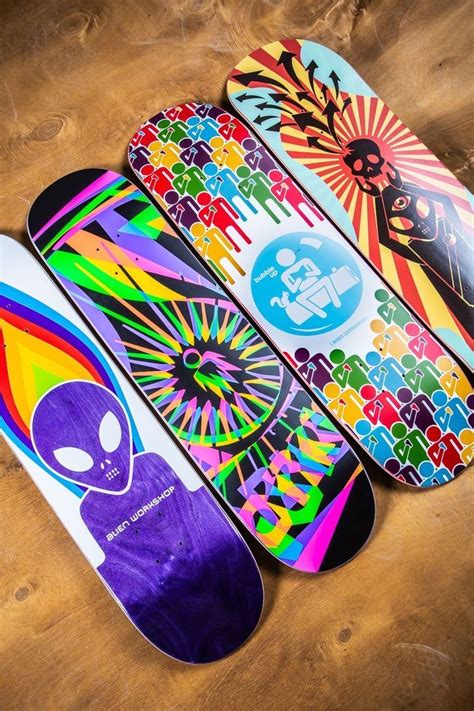 Pin By Xoxoclara On Skateboards In 2020 Skateboard Deck Art Alien