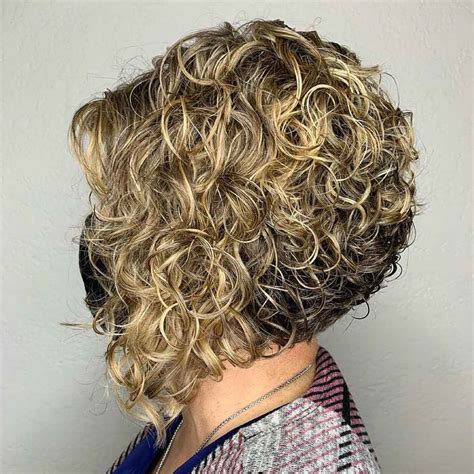 23 Stacked Short Curly Bob Haircuts To Enhance Your Natural Curls