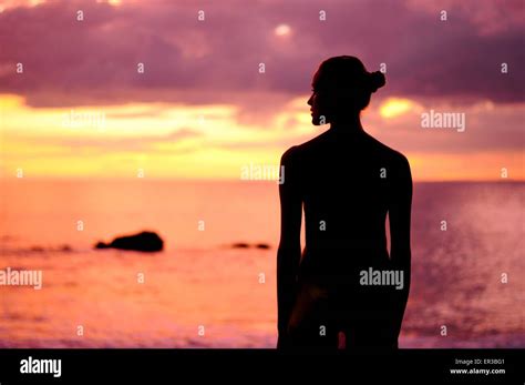 Woman Silhouette Hi Res Stock Photography And Images Alamy