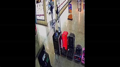 Câmeras Flagram Assalto Em Joalheria De Shopping Em Goiânia Goiás G1