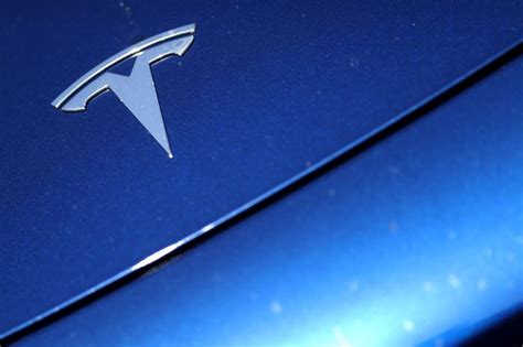Us:tsla / tesla motors, inc. Tesla woos retail investors with stock split, shares rise ...
