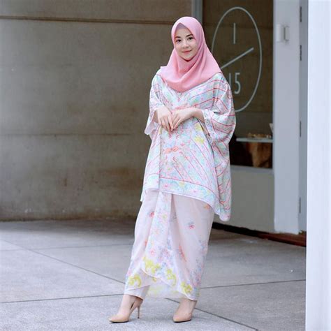 5 gaya ootd hijab pastel ala ayana moon, manis banget. Ootd Hijab Remaja Simple - Hijab Aisa