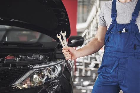 Essential Skills of an Automotive Service Advisor