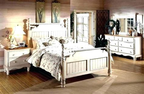 White Cottage Bedroom Furniture In 2020 Country Style Bedroom