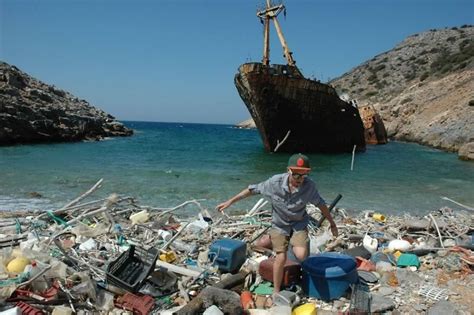 And if you fail, don't worry, there's always the lifeboat. 25 End Of The Line Ghostly Abandoned Ships Photos
