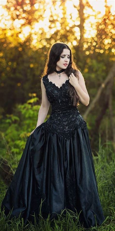 Gothic Wedding Dresses 24 Non Traditional Looks Black Wedding