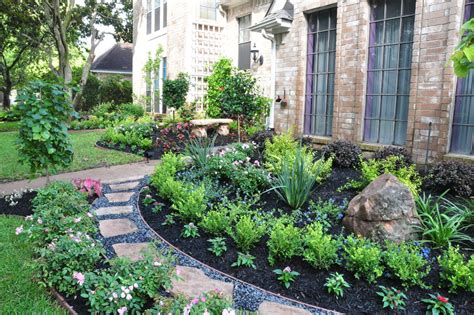 Sugarland Front Yard Traditional Landscape Houston By Natures