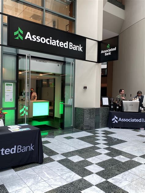 Associated Bank Opens Branch Downtown In Milwaukees River Center