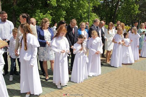 I Komunia Święta W Kościele Pw Zbawiciela Świata W Ostrołęce 14052023 Zdjęcie 42