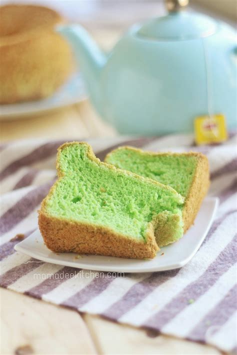 This pandan chiffon cake recipe has been sitting in my draft folder way long ago. mamadee's kitchen: Kek pandan chiffon gebu