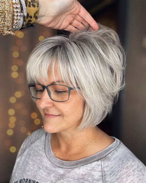 31 Best Short Hairstyles For Women Over 50 With Glasses Frisuren