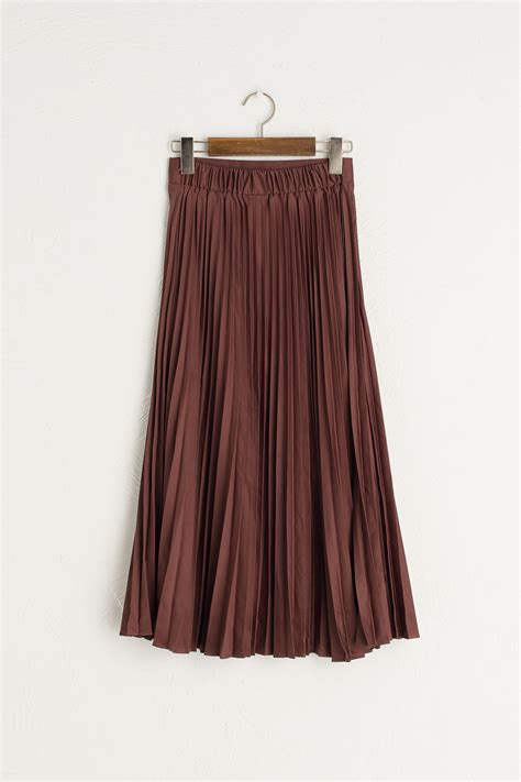 Satin Pleated Long Skirt Brown