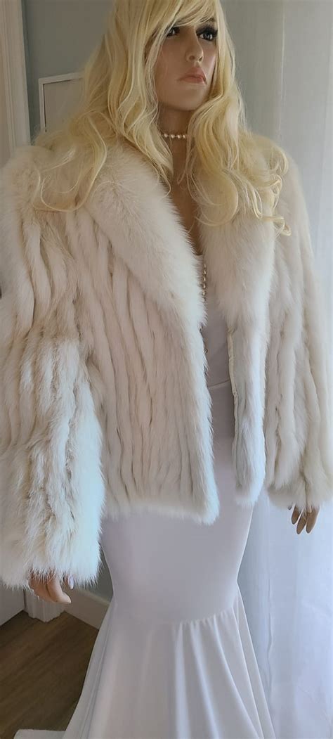 Luxury Vintage Fox Fur Saga Fox Fur Coat Arctic Fox Fur Jacket
