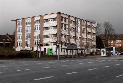 Die meisten menschen kaufen nur einmal im leben ein haus, deshalb ist es klären sie alle rechtlichen fragen, vor sie ein haus in kiel kaufen. Datei:Haus Schwentineblick.JPG - Kiel Wiki