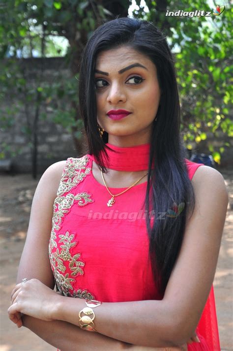 Anusha Photos Telugu Actress Photos Images Gallery Stills And