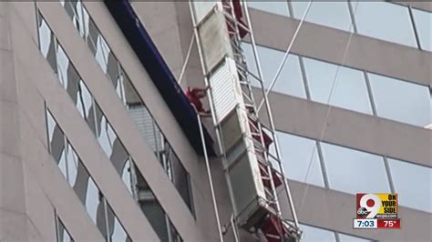 Scaffolding Dangles Sideways Off Us Bank Tower In Downtown Cincinnati