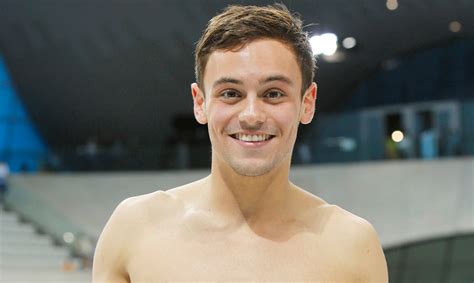 tom daley shows off ripped body after winning gold medal shirtless tom daley just jared