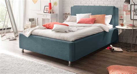 Da ich sehr groß bin, brauche ich ein bett in überlänge. Was für Farben wähle ich im Schlafzimmer?