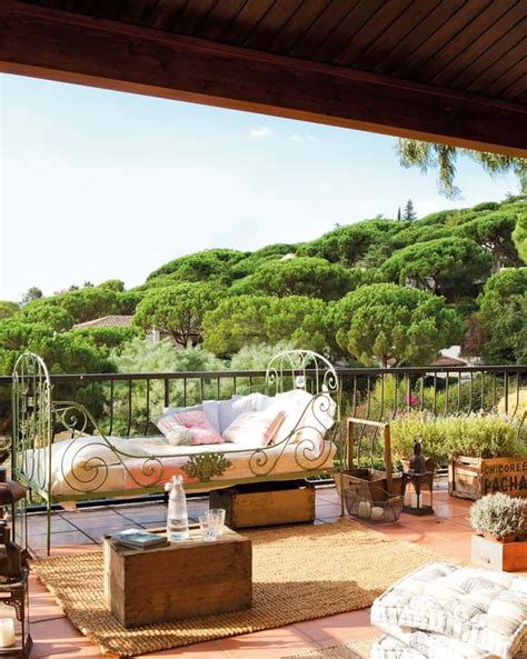 30 Lovely Mediterranean Outdoor Spaces Designs