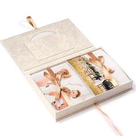 Náš zábavný fotobox přivezeme na místo akce a nachystáme pro bezproblémové a zábavné focení. Svadobný Foto Box Wedding na foto 13x18 cm / Kleprlikdesign - SAShE.sk