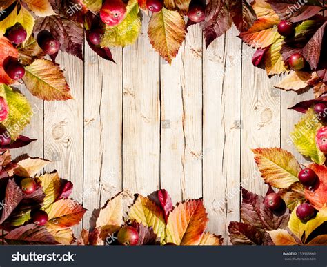 Thanksgiving day is one of the three most famous holidays in the united states that is widely celebrated along with easter and christmas. Autumn Border From Apples And Fallen Leaves On Old Wooden ...