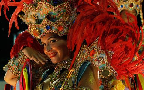 Rio De Janeiro Carnival Dancers Parade Through Sambadrome In Pictures